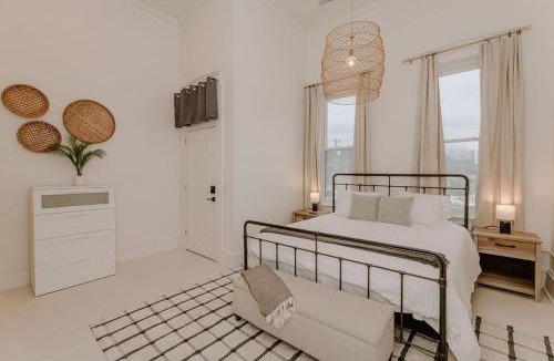 Madison Apartment | East Main Lofts - Minimalist 302