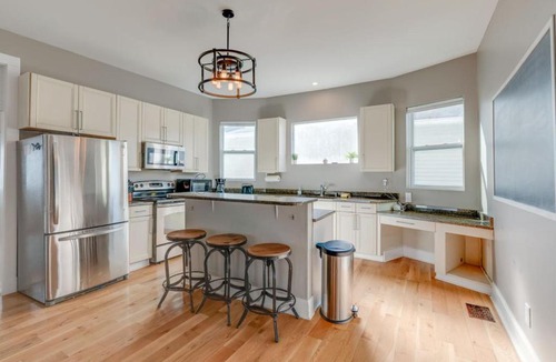 Eastwood House | East Nash 3BR Fenced Yard , Deck , Parking , Pets