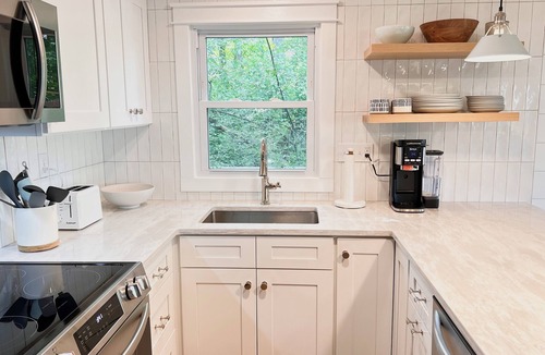 Wells Cottage | East of Rt. 1 in Wells - Sleeps 10, 1.1 miles to Beach, Fully Renovated in 2025!