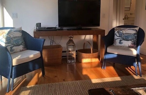 East Orleans Cottage | East Orleans Cottage 3/10 mile to Nauset Beach
