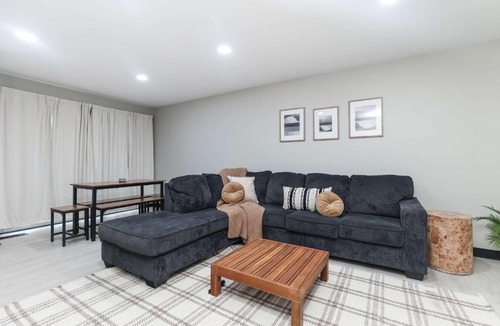 Wichita House | East Side Oasis 3BR 2 BA Coffee 5Min to Town East