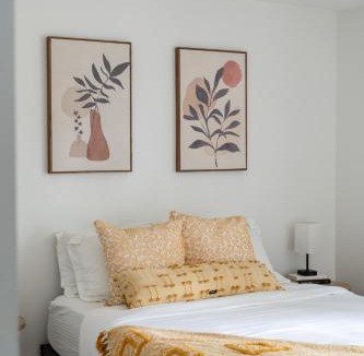 Milwaukee House | East Side Spa Retreat Near Lake