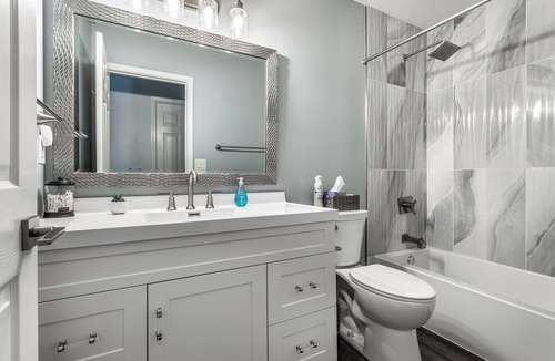 Noblesville House | Easy Living Within Walking Distance From Ruoff Music Center