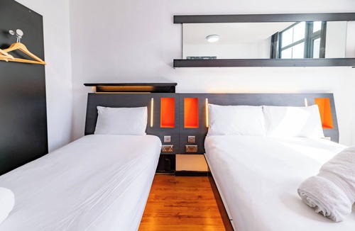 Newcastle-upon-Tyne Hotel | easyHotel Newcastle