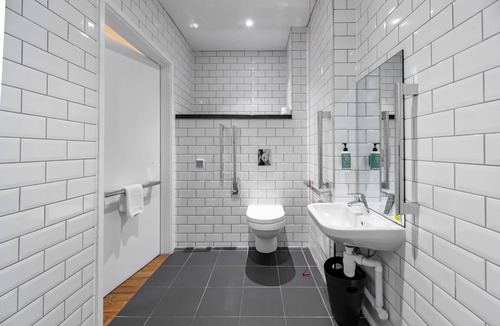 Newcastle-upon-Tyne Hotel | easyHotel Newcastle