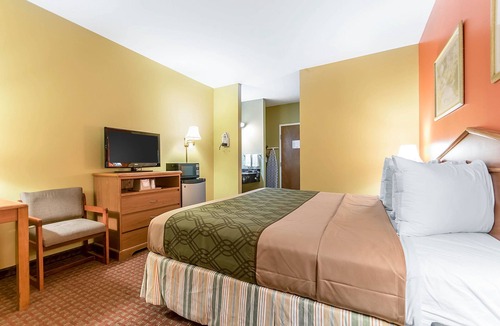 Buechel Hotel | Econo Lodge Airport