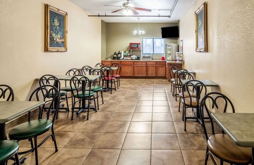 Cadillac Hotel | Econo Lodge Cadillac