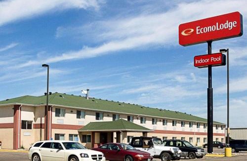 Fargo Cabin | Econo Lodge Fargo - West Acres