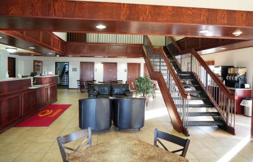 Kearney Hotel | Econo Lodge Inn & Suites Kearney South