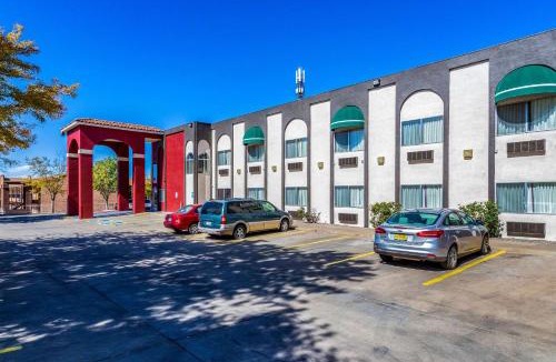 Princess Jeanne Hotel | Econo Lodge Inn & Suites Albuquerque East I-40 Eubank Exit