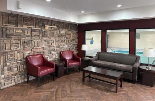Monee Hotel | Econo Lodge Inn & Suites