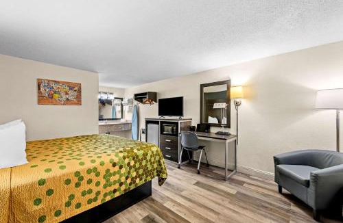 Blountville Cabin | Econo Lodge Kingsport East
