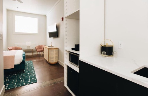 Tyler Park House | Edenside Suite at The Bellwether Hotel
