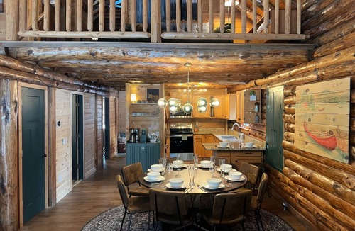 Grayling Cabin | Edgewater Lodge: Riverfront Family Fun in Grayling