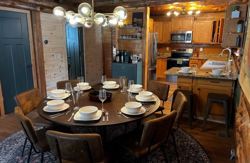 Grayling Cabin | Edgewater Lodge: Riverfront Family Fun in Grayling