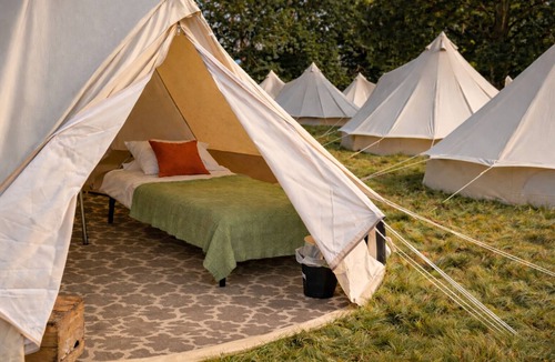 Gilmerton RV Rental | Edinburgh Festival Glamping - Royal Retreat