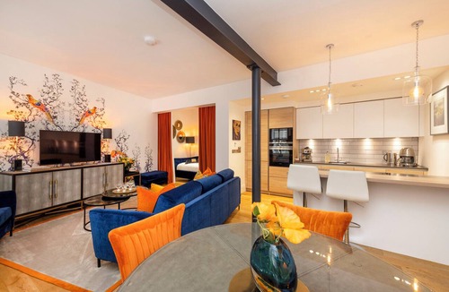 Tollcross Apartment | Edinburgh Luxury Apartment- The Matisse Suite