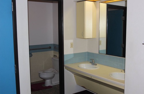 Glendive Apartment | Efficiency Apartment! 40 mins from Theodore Roosevelt Presidential Library!