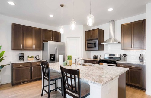 Longmont House | Elegant 3BR Home｜Family-Friendly w/Garage & Flexible Lease Terms #41712