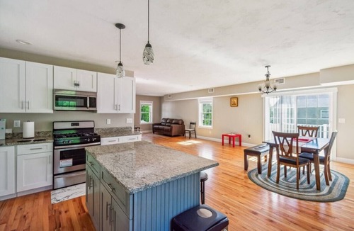 Worcester Apartment | Elegant 3BR Home Near Downtown Worcester