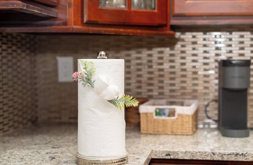St. Marks House | Elegant 5BR House Near Boston/King Beds + 5 Free parking