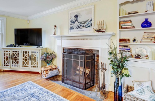 Centerville Cottage | Elegant, charming, cozy Cape Cod Cottage with Beach Pass to Barnstable beaches
