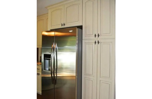 Akron House | Elegant Ellet Living
