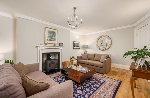 West End Apartment | Elegant Flat with Garden in Edinburgh West End
