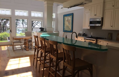 Kennebunkport House | Elegant Kennebunkport seaside . Beautifully landscaped, steps to secluded beach