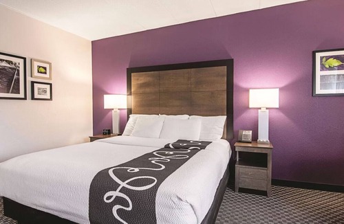 Portland Hotel | Elegant King Suite, La Quinta Portland, Downtown Proximity, Free Breakfast