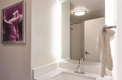 Portland Hotel | Elegant King Suite, La Quinta Portland, Downtown Proximity, Free Breakfast