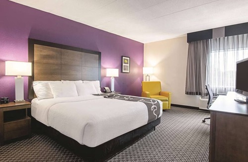 Portland Hotel | Elegant King Suite, La Quinta Portland, Downtown Proximity, Free Breakfast