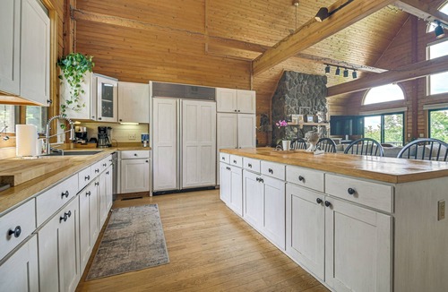 Harrison House | Elegant & Quiet Maine Escape w/Sauna & Deck
