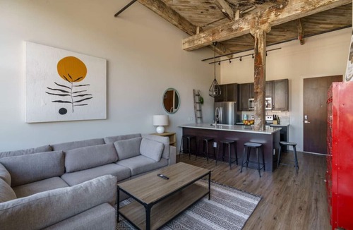 Italian Village Apartment | Elegant Short North Factory Loft