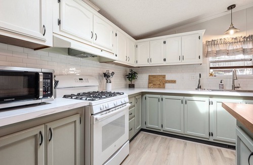 Elk Rapids House | 🌺 Elk Rapids Retreat 3BDR Vacation Home | Newly Renovated