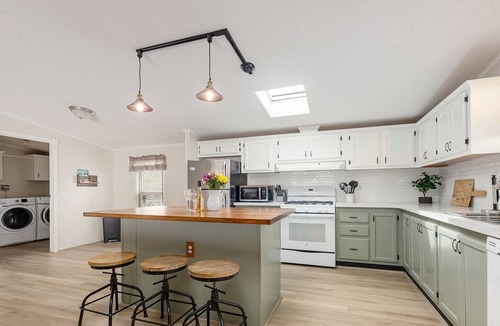 Elk Rapids House | 🌺 Elk Retreat: Newly Renovated 3BDR Vacation Home in Elk Rapids