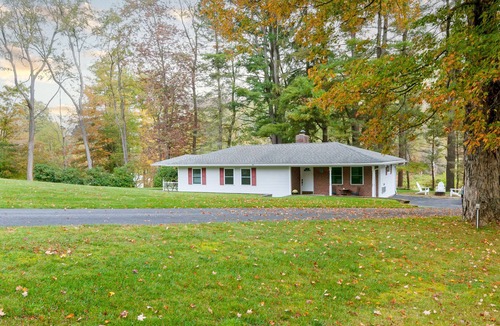 Emporium Cottage | Elk Valley Cottage is the cozy home away from home you have been looking for!