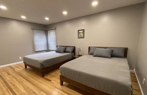 Stafford Apartment | Ellis Apartment at Main Street Lodging Gilbert, WV