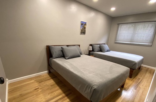 Stafford Apartment | Ellis Apartment at Main Street Lodging Gilbert, WV
