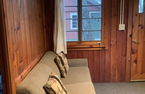 Tawas City Cottage | (Elm) Cozy Lakeside 2 Bed 2 Bath Cottage - Pets OK