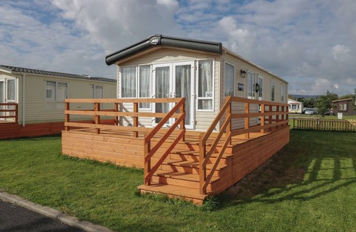 Denny Cottage | Elm