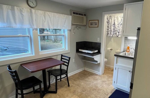 Old Orchard Beach Hotel | Elmwood Motor Court