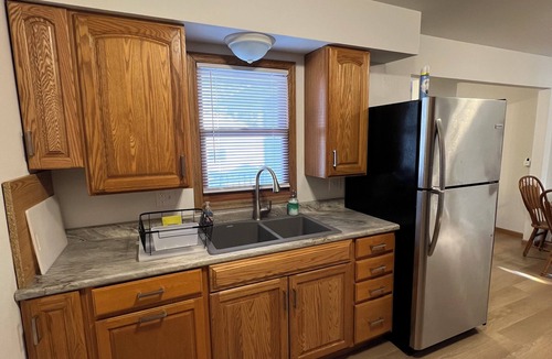 John Adams House | Elton Hills Park Quite 3-bedroom Spacious Home