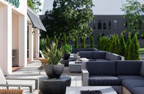 Lexington Hotel | Elwood Hotel & Suites