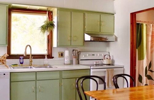 Ely House | Ely Camp Haus - Vintage home in Downtown Ely