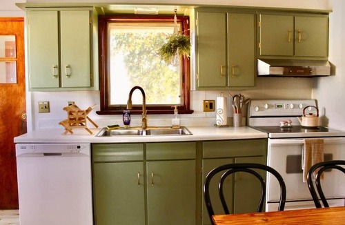 Ely House | Ely Camp Haus - Vintage home in Downtown Ely