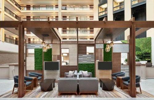 Independence Hotel | Embassy Suites by Hilton Cleveland Rockside