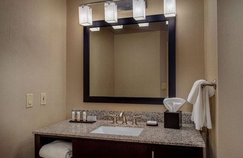 Bridgeton Hotel | Embassy Suites by Hilton St. Louis Airport