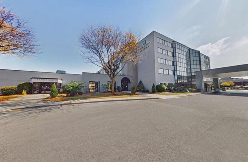 Brookfield Hotel | Embassy Suites by Hilton Milwaukee Brookfield