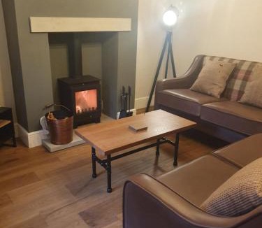 Ingleton House | Emelia Cottage Ingleton